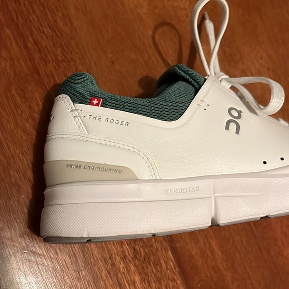 The Roger On Cloud Shoes - Picture 5 of 6